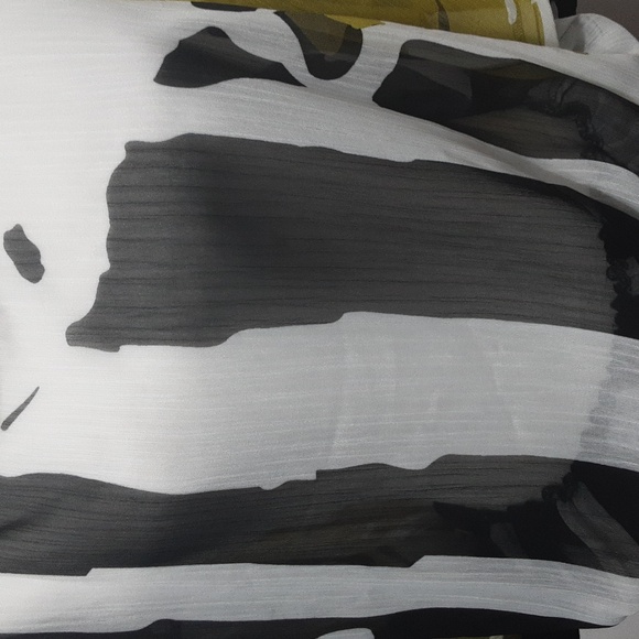 Frank Lyman Splash of Color Semi Sheer Smocked Waist Top/ Blouse - Picture 4 of 10